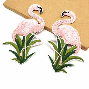 1 adet Üst Karikatür Hayvan Yamalar İşlemeli Flamingolar Aplikler kumaş Çıkartmaları bebek giysileri için çanta DIY Patchwork Tedarikçisi