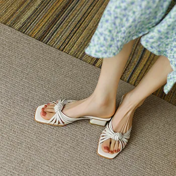 FEDONAS Kadın Sandalet Yeni Varış Ince Kayış Kalın Topuklu Terlik Moda Muhtasar Ayakkabı Kadın Yaz Rahat Ofis Parti Pompaları