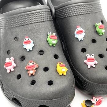 Karikatür Sevimli Büyük Ağız Civciv Maymun Terlik Ayakkabı Pimleri DIY Parçaları Anime Hayvan Ayakkabı Takılar Dekorasyon Croc Takunya Aksesuarları